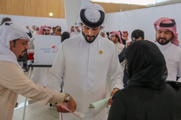 Bahrain King's son Nasser bin Hamad Casting his vote in 2018 elections