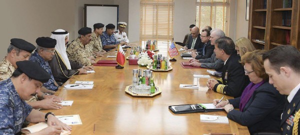 وزير البحرية الأمريكي يزور البحرين ويلتقي مسؤولين2